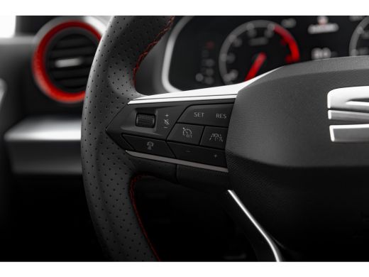 Seat Ibiza FR Business Connect | 17 inch lichtmetalen velgen, (7J x 17) | Achteruitrijcamera | Airconditioni... ActivLease financial lease