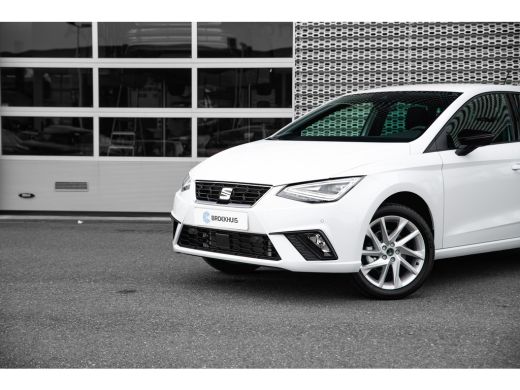 Seat Ibiza FR Business Connect | 17 inch lichtmetalen velgen, (7J x 17) | Achteruitrijcamera | Airconditioni... ActivLease financial lease