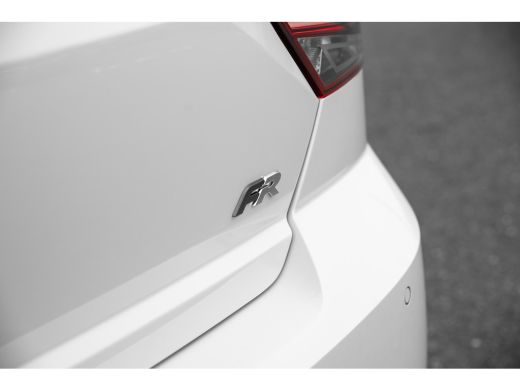 Seat Ibiza FR Business Connect | 17 inch lichtmetalen velgen, (7J x 17) | Achteruitrijcamera | Airconditioni... ActivLease financial lease