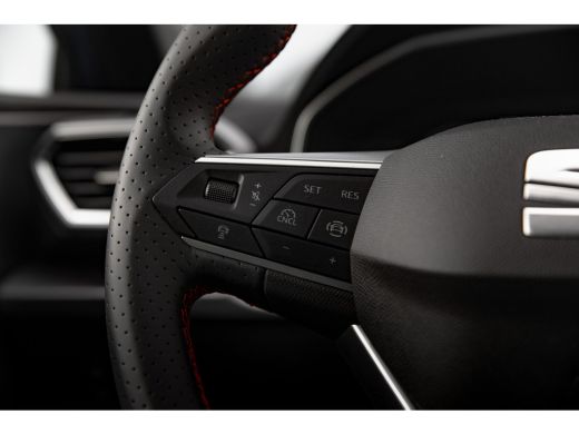 Seat Leon 1.5 TSI e-Hybrid 204pk FR Business | Achteruitrijcamera | Trekhaak | 19" | Adaptive Cruise ActivLease financial lease