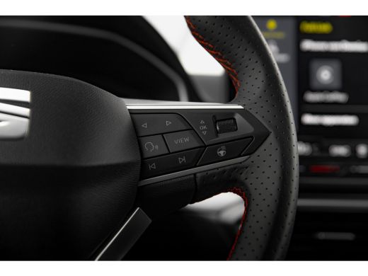 Seat Leon 1.5 TSI e-Hybrid 204pk FR Business | Achteruitrijcamera | Trekhaak | 19" | Adaptive Cruise ActivLease financial lease