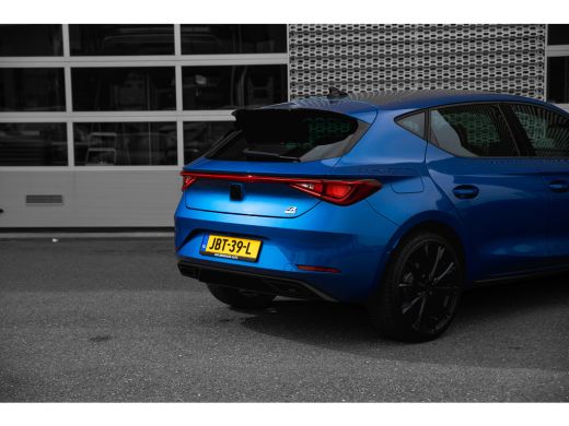 Seat Leon 1.5 TSI e-Hybrid 204pk FR Business | Achteruitrijcamera | Trekhaak | 19" | Adaptive Cruise ActivLease financial lease