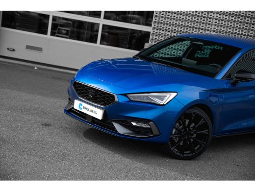 Seat Leon 1.5 TSI e-Hybrid 204pk FR Business | Achteruitrijcamera | Trekhaak | 19" | Adaptive Cruise ActivLease financial lease