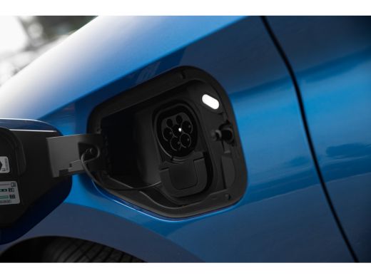 Seat Leon 1.5 TSI e-Hybrid 204pk FR Business | Achteruitrijcamera | Trekhaak | 19" | Adaptive Cruise ActivLease financial lease