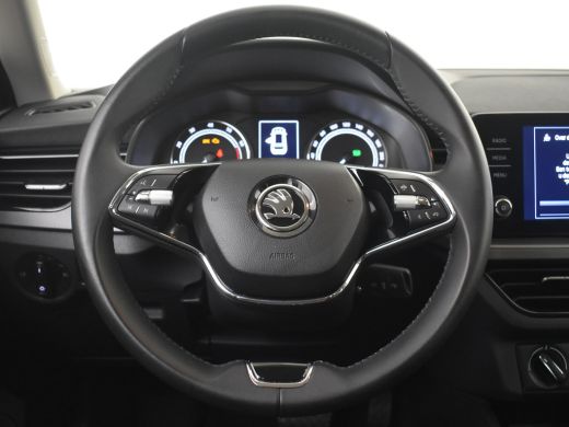 Skoda Kamiq 1.0 TSI Ambition Apple Carplay Android AUto | Cruise Control | DAB | 18"LMV ActivLease financial lease