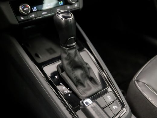 Skoda Kamiq 1.0 TSI Luxury Sport Automaat (VIRTUAL COCKPIT, APPLE CARPLAY, LEDER/ALCANTARA, STOELVERWARMING, ... ActivLease financial lease