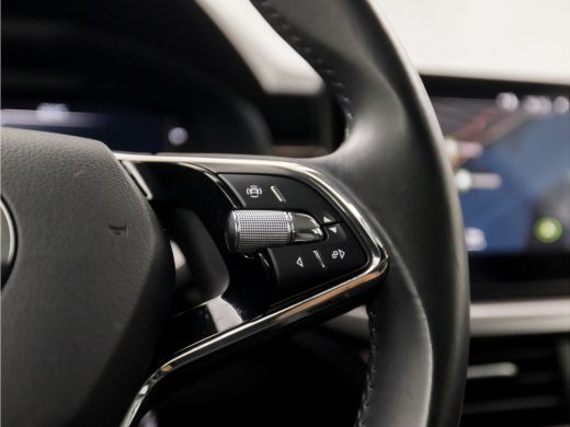 Skoda Kamiq 1.0 TSI Luxury Sport Automaat (VIRTUAL COCKPIT, APPLE CARPLAY, LEDER/ALCANTARA, STOELVERWARMING, ... ActivLease financial lease