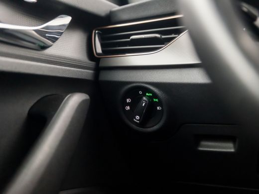 Skoda Kamiq 1.0 TSI Luxury Sport Automaat (VIRTUAL COCKPIT, APPLE CARPLAY, LEDER/ALCANTARA, STOELVERWARMING, ... ActivLease financial lease