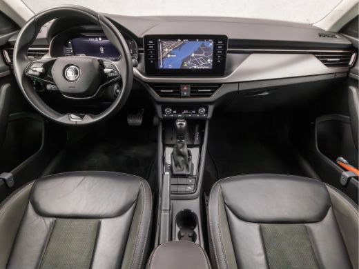 Skoda Kamiq 1.0 TSI Luxury Sport Automaat (VIRTUAL COCKPIT, APPLE CARPLAY, LEDER/ALCANTARA, STOELVERWARMING, ... ActivLease financial lease