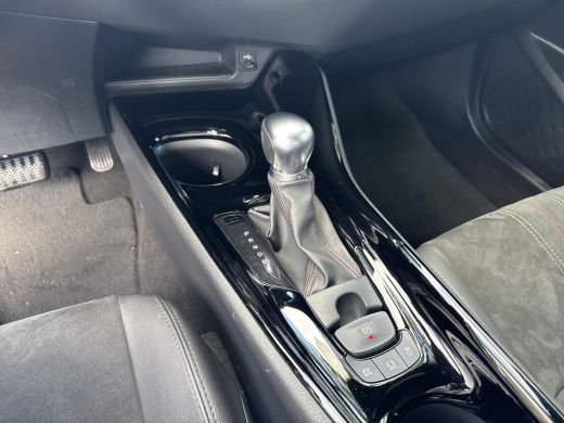 Toyota C-HR 1.8 Hybrid GR-Sport Plus | 06-10141018 Voor meer informatie ActivLease financial lease