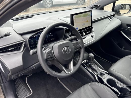 Toyota Corolla Touring Sports Hybrid 200 Premium **PANORAMA DAK/ HEAD-UP DISPLAY/ TREKHAAK/ NAVIGATIE/ 36 MAANDEN GARANTIE** ActivLease financial lease