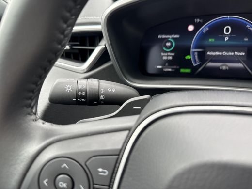 Toyota Corolla Touring Sports Hybrid 200 Premium **PANORAMA DAK/ HEAD-UP DISPLAY/ TREKHAAK/ NAVIGATIE/ 36 MAANDEN GARANTIE** ActivLease financial lease