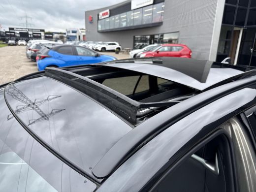 Toyota Corolla Touring Sports Hybrid 200 Premium **PANORAMA DAK/ HEAD-UP DISPLAY/ TREKHAAK/ NAVIGATIE/ 36 MAANDEN GARANTIE** ActivLease financial lease