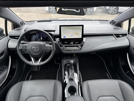 Toyota Corolla Touring Sports Hybrid 200 Premium **PANORAMA DAK/ HEAD-UP DISPLAY/ TREKHAAK/ NAVIGATIE/ 36 MAANDEN GARANTIE** ActivLease financial lease