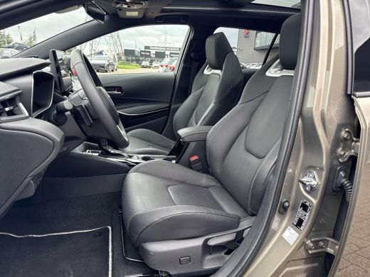 Toyota Corolla Touring Sports Hybrid 200 Premium **PANORAMA DAK/ HEAD-UP DISPLAY/ TREKHAAK/ NAVIGATIE/ 36 MAANDEN GARANTIE** ActivLease financial lease