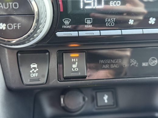 Toyota RAV4 2.5 Plug-in Hybrid AWD Style **NAVIGATIE/ STOELVERWARMING VOOR EN ACHTER/ DODEHOEK DETECTIE/ 36 M... ActivLease financial lease