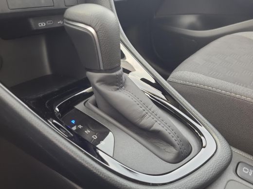 Toyota Yaris 1.5 Hybrid 115 First Edition | Apple CarPlay | Navigatie | Rijklaarprijs incl. garantie | ActivLease financial lease
