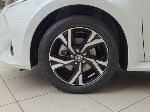 Toyota Yaris 1.5 Hybrid 115 First Edition | Apple CarPlay | Navigatie | Rijklaarprijs incl. garantie | ActivLease financial lease