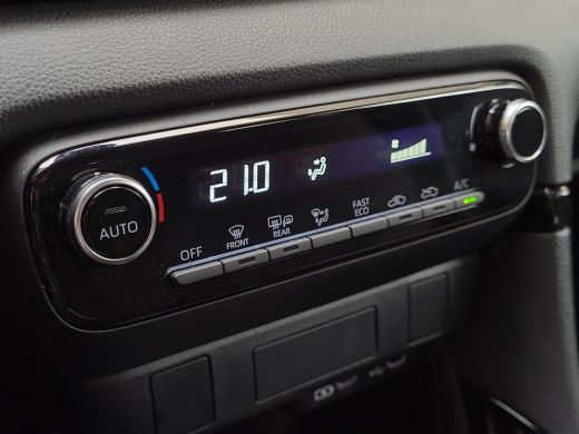 Toyota Yaris 1.5 Hybrid 115 First Edition | Apple CarPlay | Navigatie | Rijklaarprijs incl. garantie | ActivLease financial lease