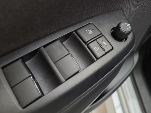 Toyota Yaris 1.5 Hybrid 115 First Edition | Apple CarPlay | Navigatie | Rijklaarprijs incl. garantie | ActivLease financial lease