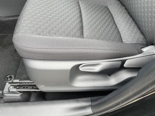 Toyota Yaris Cross 1.5 Hybrid 115 Active Comfort Pack ActivLease financial lease