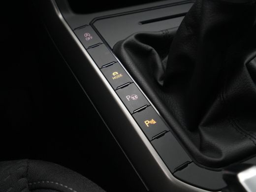 Volkswagen Polo 1.0 TSI 95pk Comfortline Business Navigatie Pdc Acc Park Assist Clima Carplay 106 ActivLease financial lease