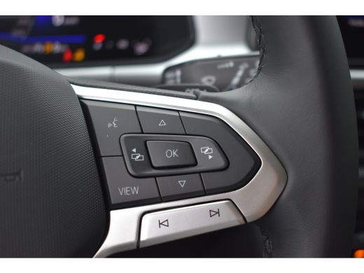 Volkswagen T-Roc Life Edition Inclusief €2000,- inruilvoordeel | 'App-Connect' draadloze smartphone integratie | B... ActivLease financial lease