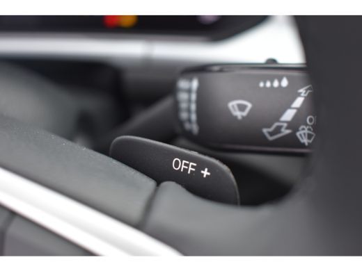 Volkswagen T-Roc Life Edition Inclusief €2000,- inruilvoordeel | 'App-Connect' draadloze smartphone integratie | B... ActivLease financial lease