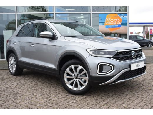 Volkswagen T-Roc Life Edition Inclusief €2000,- inruilvoordeel | 'App-Connect' draadloze smartphone integratie | B... ActivLease financial lease