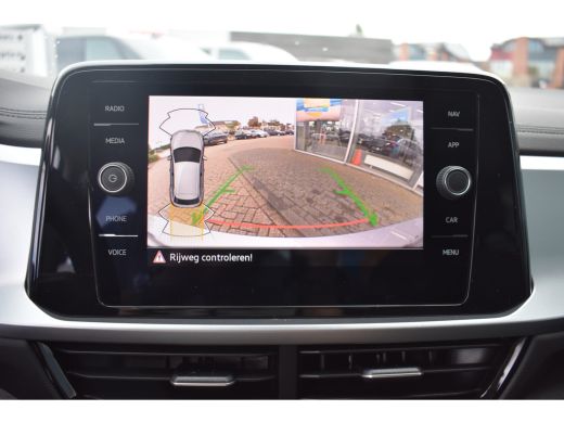 Volkswagen T-Roc Life Edition Inclusief €2000,- inruilvoordeel | 'App-Connect' draadloze smartphone integratie | B... ActivLease financial lease