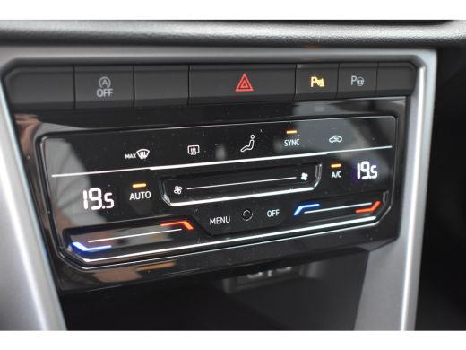 Volkswagen T-Roc Life Edition Inclusief €2000,- inruilvoordeel | 'App-Connect' draadloze smartphone integratie | B... ActivLease financial lease