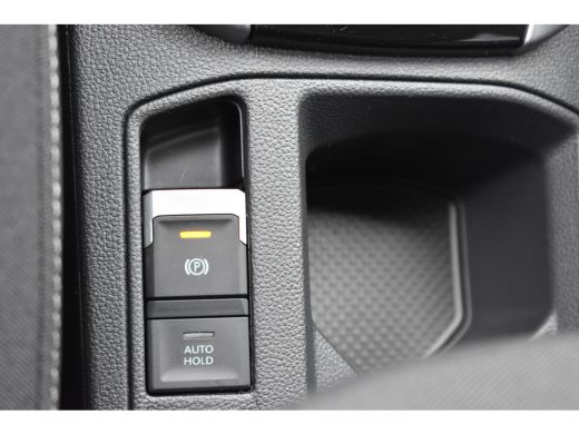 Volkswagen T-Roc Life Edition Inclusief €2000,- inruilvoordeel | 'App-Connect' draadloze smartphone integratie | B... ActivLease financial lease