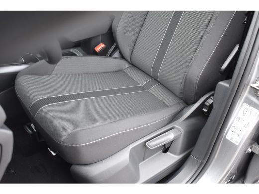 Volkswagen T-Roc Life Edition Inclusief €2000,- inruilvoordeel | 'App-Connect' draadloze smartphone integratie | B... ActivLease financial lease
