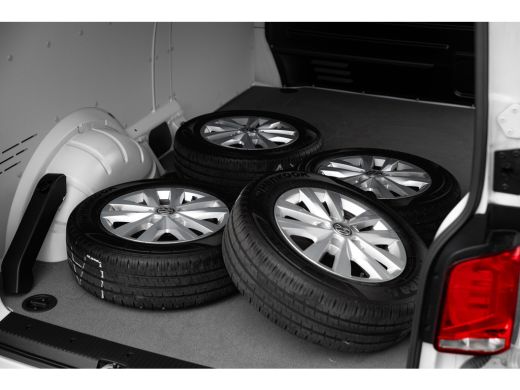 Volkswagen Transporter Highline | DSG 150pk | 18 " | Led | Adaptive Cruise | Trekhaak | Camera | Standkachel | Stoelverw... ActivLease financial lease