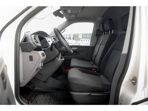 Volkswagen Transporter Highline | DSG 150pk | 18 " | Led | Adaptive Cruise | Trekhaak | Camera | Standkachel | Stoelverw... ActivLease financial lease