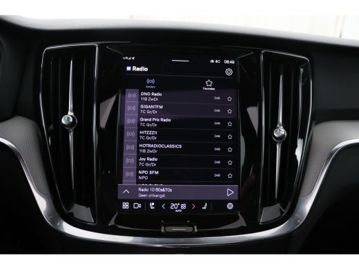 Volvo  V60 T6 Plug-in hybrid AWD Plus Dark | Panoramadak | Trekhaak | 360 Camera | Harman Kardon | BLIS | LE... ActivLease financial lease