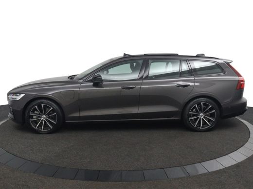 Volvo  V60 T6 Plug-in hybrid AWD Plus Dark | Panoramadak | Trekhaak | 360 Camera | Harman Kardon | BLIS | LE... ActivLease financial lease