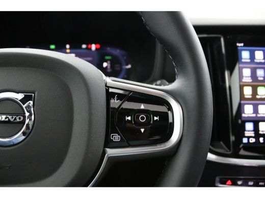 Volvo  V60 T6 Plug-in hybrid AWD Plus Dark | Panoramadak | Trekhaak | 360 Camera | Harman Kardon | BLIS | LE... ActivLease financial lease