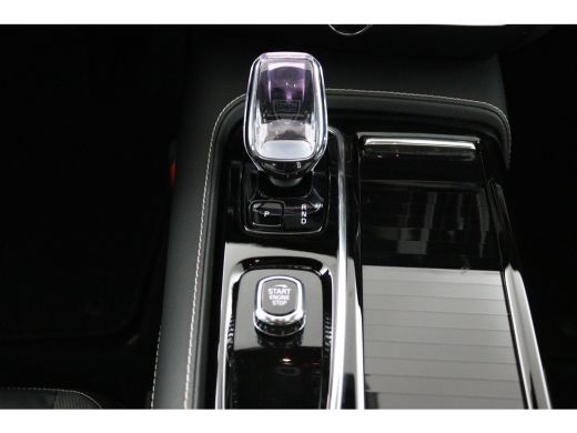 Volvo  V60 T6 Plug-in hybrid AWD Plus Dark | Panoramadak | Trekhaak | 360 Camera | Harman Kardon | BLIS | LE... ActivLease financial lease