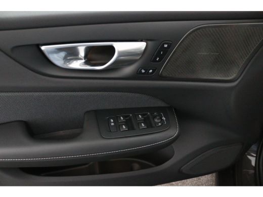 Volvo  V60 T6 Plug-in hybrid AWD Plus Dark | Panoramadak | Trekhaak | 360 Camera | Harman Kardon | BLIS | LE... ActivLease financial lease