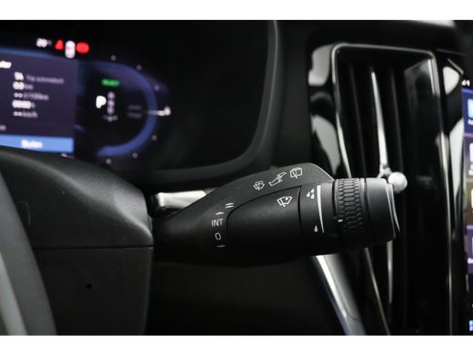 Volvo  V60 T6 Plug-in hybrid AWD Plus Dark | Panoramadak | Trekhaak | 360 Camera | Harman Kardon | BLIS | LE... ActivLease financial lease