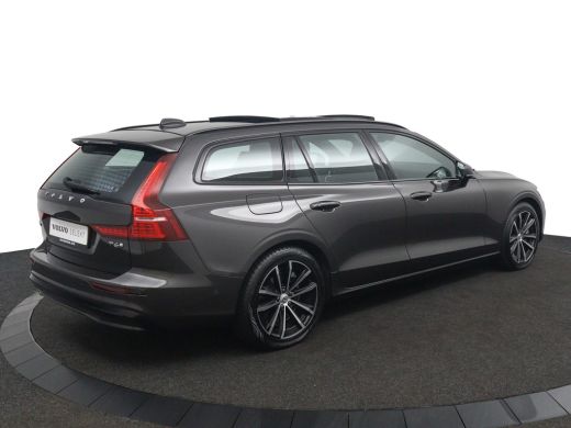 Volvo  V60 T6 Plug-in hybrid AWD Plus Dark | Panoramadak | Trekhaak | 360 Camera | Harman Kardon | BLIS | LE... ActivLease financial lease