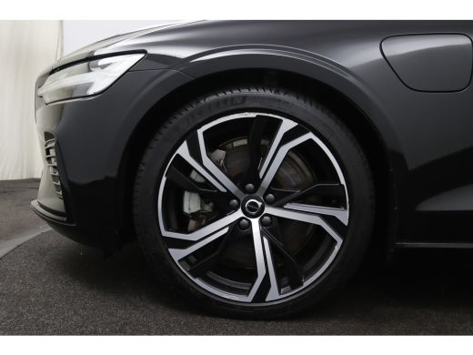 Volvo  V60 T8 Plug-in hybrid AWD Plus Dark | Panoramadak | Adaptieve Cruise Control | Camera | Parkeersensor... ActivLease financial lease