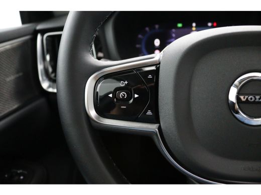 Volvo  V60 T8 Plug-in hybrid AWD Plus Dark | Panoramadak | Adaptieve Cruise Control | Camera | Parkeersensor... ActivLease financial lease