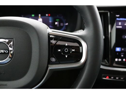 Volvo  V60 T8 Plug-in hybrid AWD Plus Dark | Panoramadak | Adaptieve Cruise Control | Camera | Parkeersensor... ActivLease financial lease