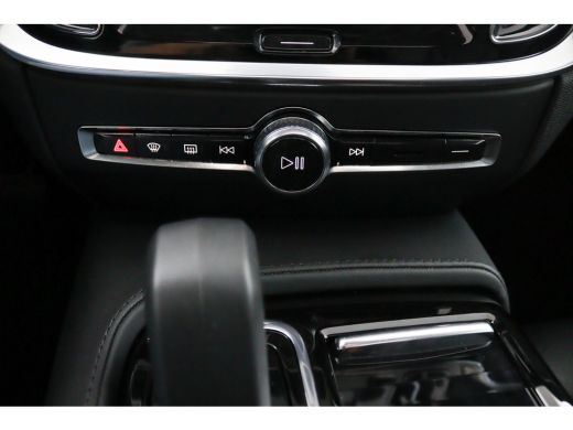Volvo  V60 T8 Plug-in hybrid AWD Plus Dark | Panoramadak | Adaptieve Cruise Control | Camera | Parkeersensor... ActivLease financial lease