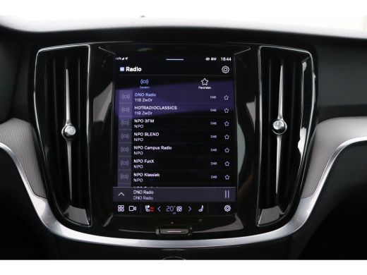 Volvo  V60 T8 Plug-in hybrid AWD Plus Dark | Panoramadak | Adaptieve Cruise Control | Camera | Parkeersensor... ActivLease financial lease