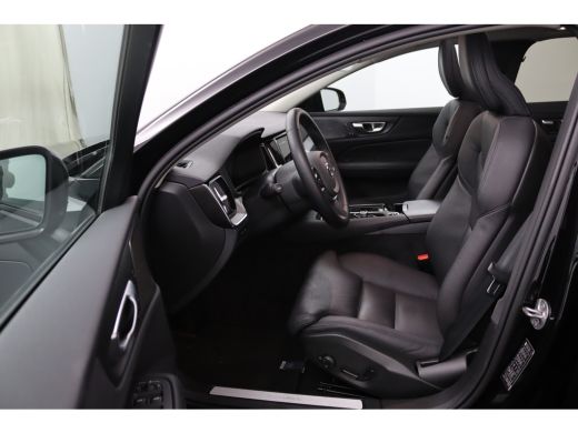 Volvo  V60 T8 Plug-in hybrid AWD Plus Dark | Panoramadak | Adaptieve Cruise Control | Camera | Parkeersensor... ActivLease financial lease