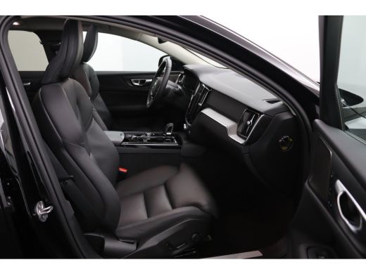 Volvo  V60 T8 Plug-in hybrid AWD Plus Dark | Panoramadak | Adaptieve Cruise Control | Camera | Parkeersensor... ActivLease financial lease