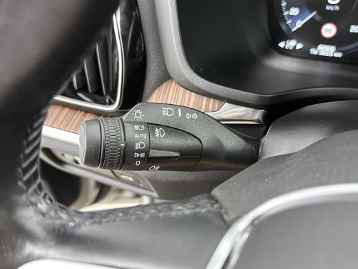 Volvo  V60 B3 Inscription | 18" | Geventileerd Nappa | Elektr. verst. massage stoelen | Harman Kardon | Stoe... ActivLease financial lease